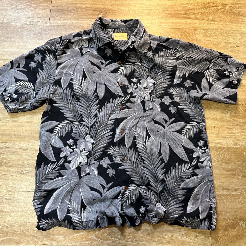 Tommy Bahama Shirt Mens Medium Silk Hawaiian Floral Short Sleeve Button Front